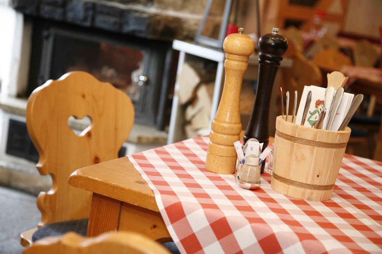 Апартаменты Suedtiroler Stubn Cafe Und Restaurant Арнштадт Экстерьер фото